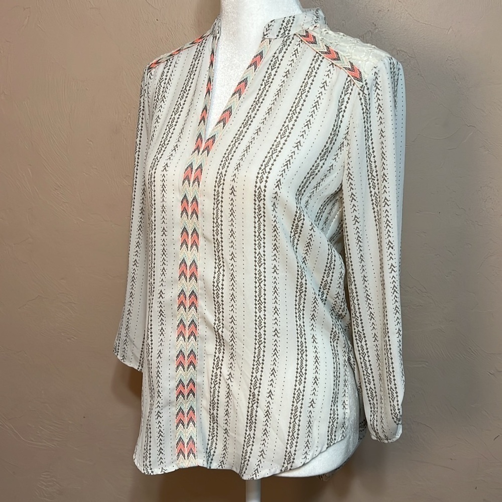 Altar’d State Lightweight Boho Chevron Blouse Lace Roll Tab 3/4 Sleeve Hippie XS